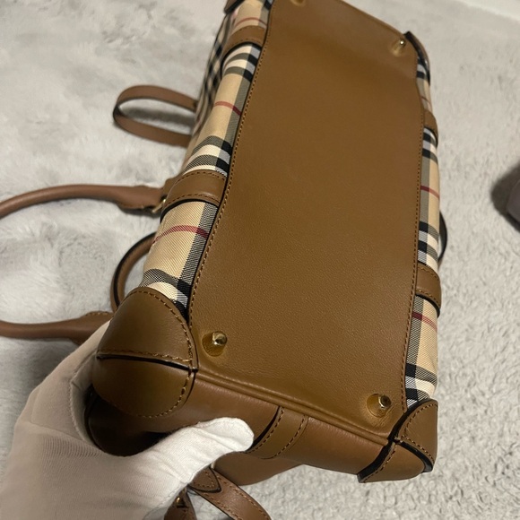 Burberry Beige Plaid Boston bag with strap - Picture 5 of 11